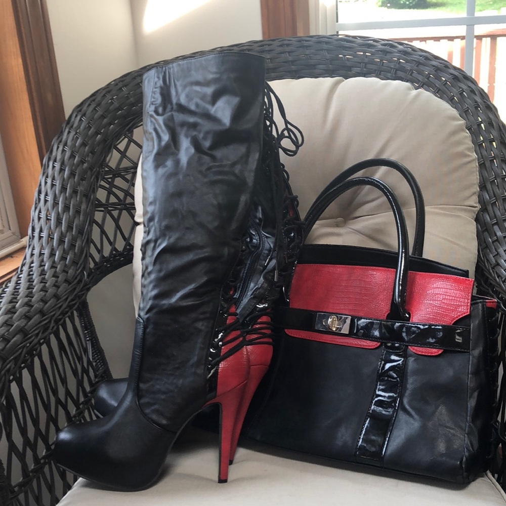Heel boots with matching purse